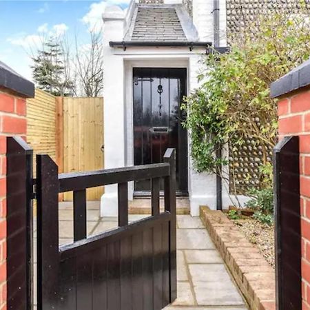 Stylish 2 Bedroom Cottage, Close To Town Centre Вётинг Экстерьер фото