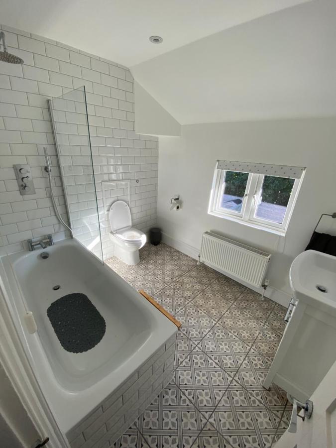 Stylish 2 Bedroom Cottage, Close To Town Centre Вётинг Экстерьер фото