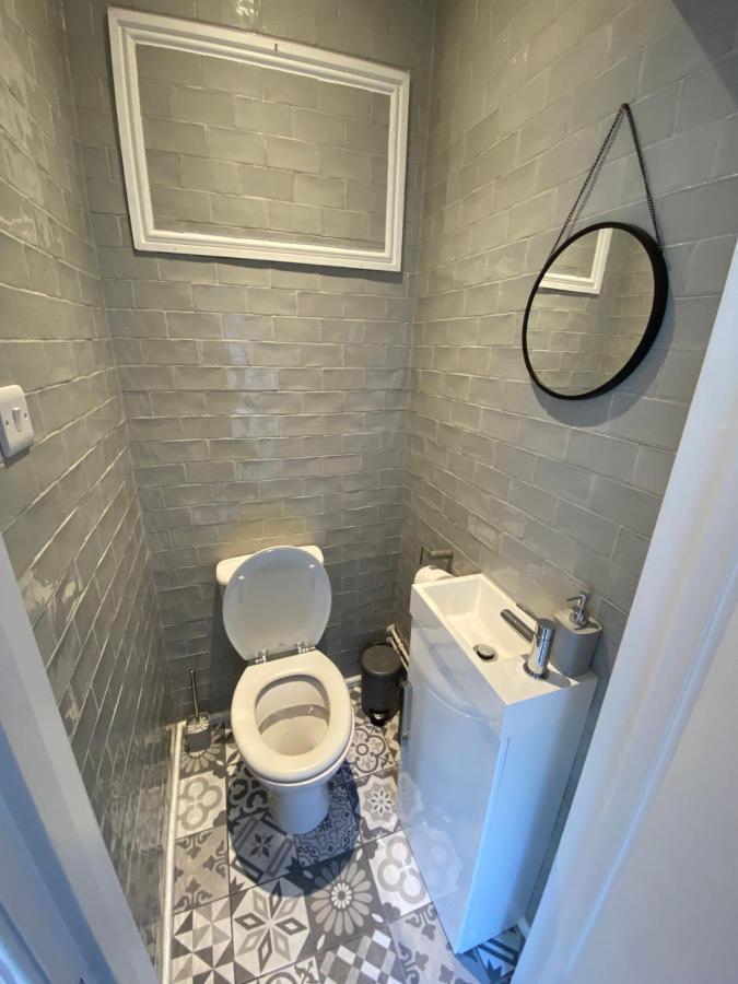 Stylish 2 Bedroom Cottage, Close To Town Centre Вётинг Экстерьер фото