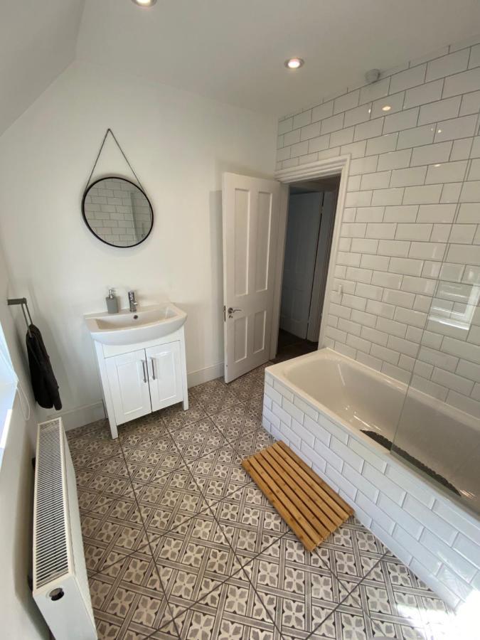 Stylish 2 Bedroom Cottage, Close To Town Centre Вётинг Экстерьер фото