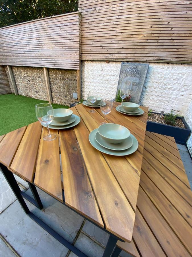Stylish 2 Bedroom Cottage, Close To Town Centre Вётинг Экстерьер фото